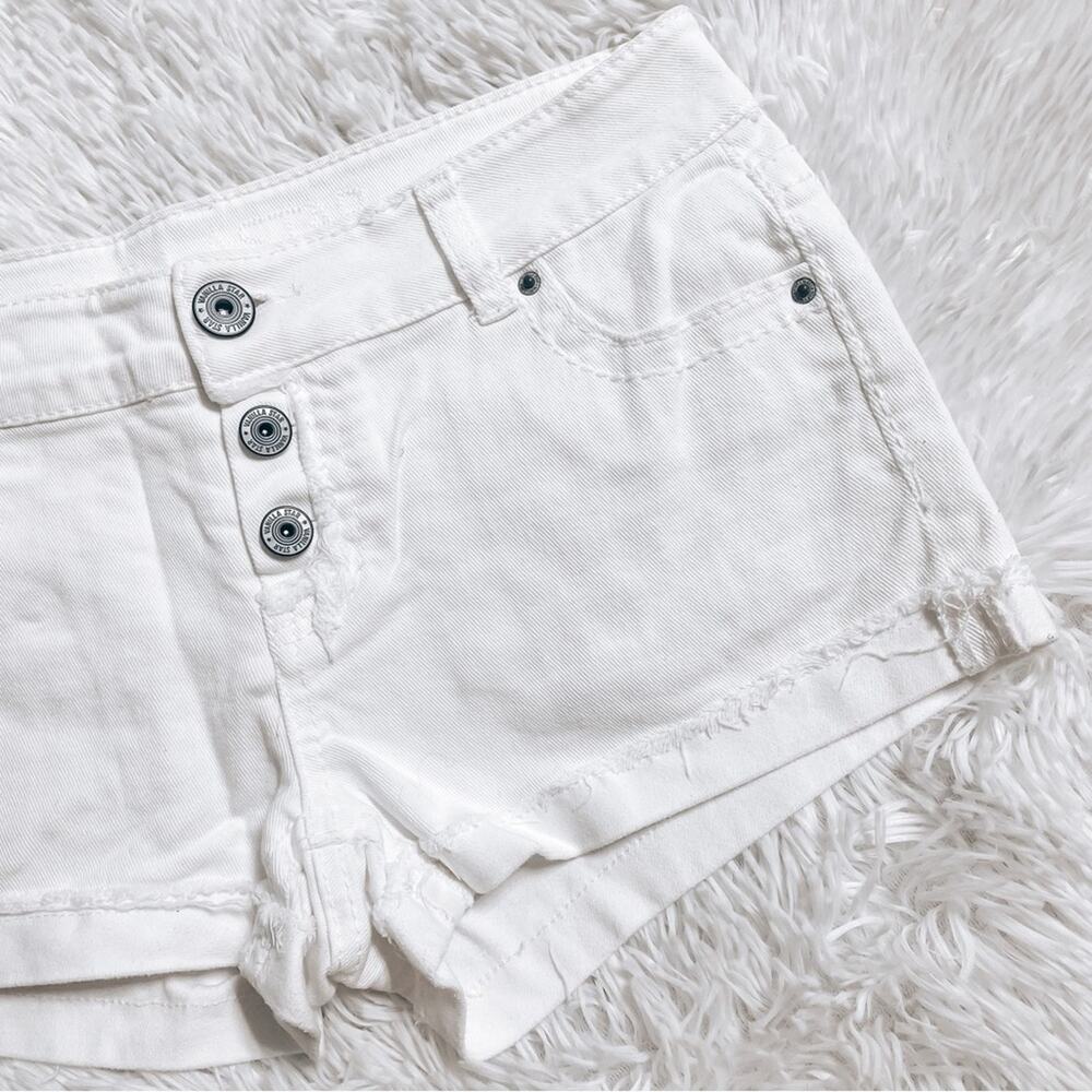 VANILLA STAR • White Y2K Denim Distressed Cutoff Daisy Dukes Bootie Shorts
